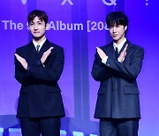 동방신기 "라이즈와 함께 연말 무대, 젊어서 운동 능력 남다르더라"