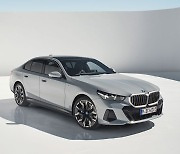 할인에 밀어내기까지… BMW·벤츠 치열한 ‘수입차 1위’ 경쟁