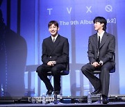 '동방신기 정규9집 20&2' 발매기념 기자회견