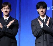 "꺼지지 않는 불꽃처럼" 오늘 '스무살' 된 동방신기의 '중꺾마'