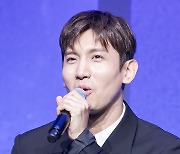 [포토] 동방신기 최강창민, '귀걸이 네 몸무게' 이해해