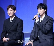 [포토] 동방신기, 화기애애한 기자회견 현장