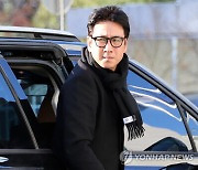 이선균 협박해 수천만원 뜯은 혐의 20대 여성…영장심사 불출석