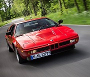 [리뷰] BMW 역사의 유일무이한 존재 - BMW M1