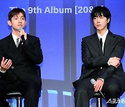 동방신기 ‘뜻깊은 데뷔 20주년, 팬들 덕분에~’ [포토]