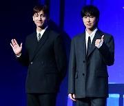 동방신기 “성인식 맞이하는 데뷔 20주년, 특별하게 다가와”