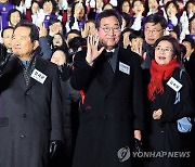 정세균-이낙연 조찬회동…李 "3총리 회동 추진할 수 있다"