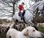 BRITAIN BOXING DAY HUNT