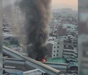 [2보] 대구 팔달신시장 화재, 1시간여 만에 큰 불길 잡혀