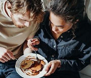 1인분 시킨 커플, 2시간째 꽁냥꽁냥…식당들, 얌체족에 반격 나섰다