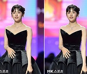 안유진 ‘백옥 피부 돋보이는 튜브톱 드레스 자태’ [틀린그림찾기]