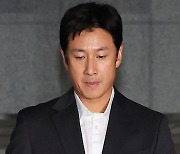 [속보] '마약 투약 혐의' 배우 이선균, 서울 한 공원서 숨진 채 발견