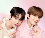 ‘사부작즈’ NCT 도영·정우, 화장품 모델 발탁[공식]