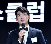 [ST포토] 시즌 챔피언 소감 말하는 김비오