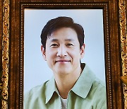 [TD포토] 나의 아저씨 이선균 '하늘의 별이되다'