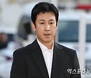 이선균, 마약 논란 두 달만 사망…향년 48세 "극단적 선택 추정" [종합]