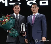 KPGA 상금왕 수상한 박상현