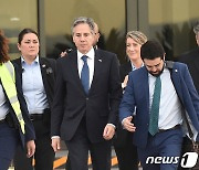 멕시코 대통령과 회담 마치고 공항 도착한 불링컨