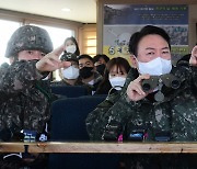 윤 대통령 "북 도발시 즉각 보복…적 도발 의지 현장서 분쇄해 달라"(종합)