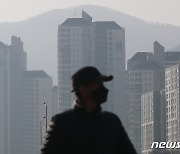 미세먼지 치솟자 출퇴근 때 건설현장 먼지 발생 공정 금지