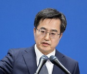 김동연 "김건희 특검법, 대통령과 검찰이 자초한 결과"