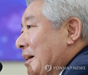 '사망' 이선균 보도에 쏟아지는 질타…"뉴스가치 없다"