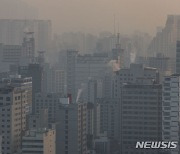 미세먼지 뒤덮인 수도권…환경부, 건설 공사장 현장점검