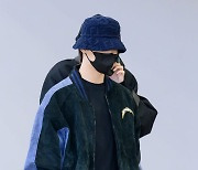 세븐틴 디노,'시크한 발걸음' [사진]