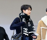 세븐틴 조슈아,'공항에서 화보' [사진]