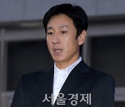 “이것밖에 방법이···” 이선균, 아내 전혜진에게 남긴 마지막 말은