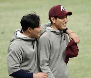 MLB.com "SF, 채워야할 구멍 많아...김하성 잠재적 적임자", 이정후와 '영웅 듀오' 재회할까