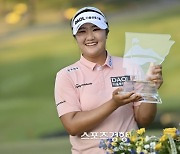 KLPGA 신인왕 유해란, 모교 삼곡초에 1000만원 기부