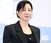 故 이선균 아내 전혜진 출연 '크로스', 개봉 연기 결정 [공식입장]