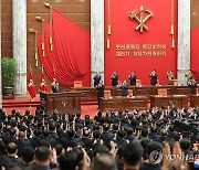 김정은, 전원회의서 '전쟁준비 완성 박차' 전투과업 제시