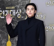 [포토] 김도훈, '카리스마 넘치는 눈빛' (2023 SBS 연기대상)