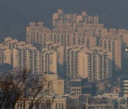 이자 부담에 수요 위축… 서울 아파트 매매가 4주째 제자리