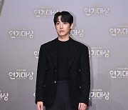 이준 '반짝이는 재킷이 포인트'[엑's HD포토]