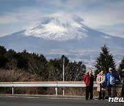 日 정부, 후지산 폭발 시 화산재 바다에 투기하는 방안 고려