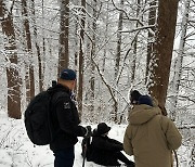 대설특보에 운동화 신고 설산 오른 30대 '조난'…헬기 못떠 등반구조