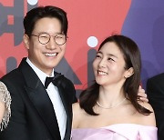 [포토] 정다은-조우종, '눈에서 끌떨어지는 아내'