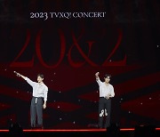 동방신기 "20주년 콘서트, 상상 그 이상…'라이징 선' 오프닝 처음"