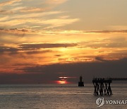 구름 많은 전주 해넘이 오후 5시 27분, 해맞이 오전 7시 41분