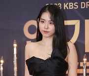 포즈 취하는 김소혜