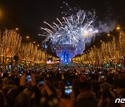 본 아네 2024, 새해를 축하하는 파리 불꽃쇼