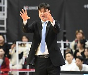 [KBL 현장코멘트] 송영진 KT 감독 "배스가 힘을 내줘 고맙다"