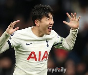 "충격! 새해부터 무슨 일인가?"…손흥민, 풀타임+EPL 득점 2위+결승골 주인공임에도 'BBC' 평점 꼴찌! '시간벌기용' 후반 막판 투입 다이어보다 평점 낮아