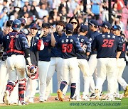 '100억 넘게 쓰고 5강 실패' 인기팀 롯데-삼성, 새해에는 진짜 달라지나