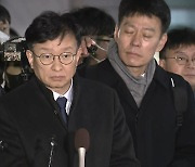 "이재명, 2시간가량 수술 진행...중환자실 회복 중"