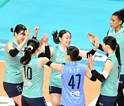 한 달 만에 장충 돌아온 GS칼텍스, 페퍼 3-0 제압