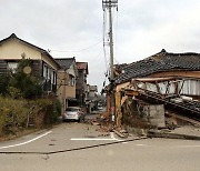 日 강진에 5명 사망…바이든 "필요한 모든 지원 할 것"